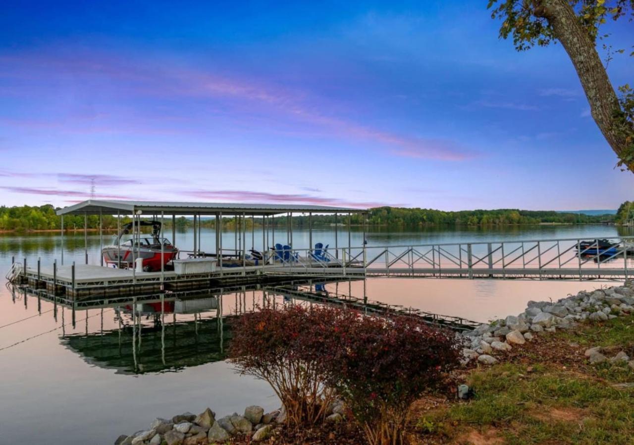 Rare Find Best Lot With Dock And Views On Lake Winchester Exterior photo